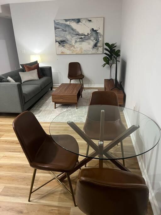 2br Columbia Heights Walk 2 Metro & Shops Apartment *